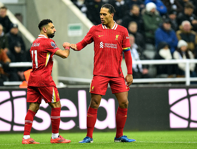 Mohamed Salah ve Virgil van Dijk (EPA)