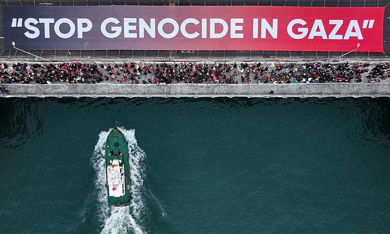 Vatandaşlar Gazze için Galata'ya akın etti (AA)