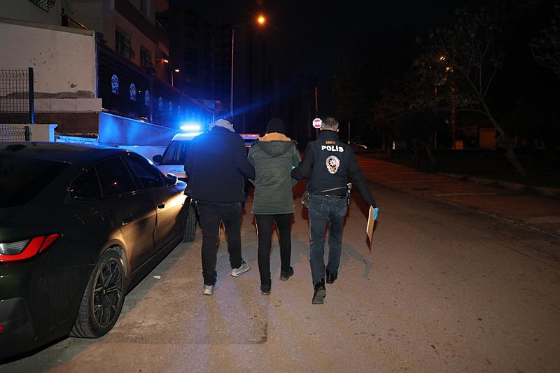 Mersin'de internette müstehcen görüntüler yayan 7 zanlı tutuklandı. (AA9