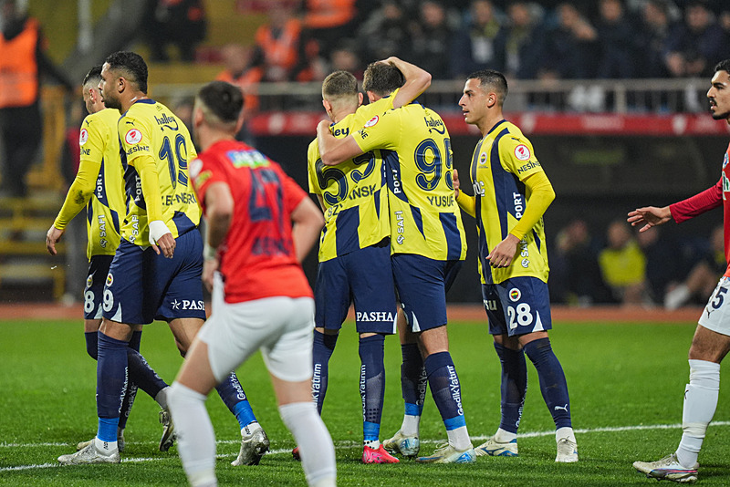 Fenerbahçe Kasımpaşa'yı farklı yendi (AA)