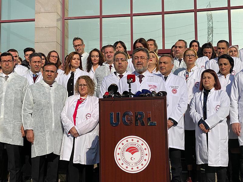 Bakan Yumaklı, Ankara'da Ulusal Gıda Referans Laboratuvarını ziyaret etti (Fotoğraf: DHA)