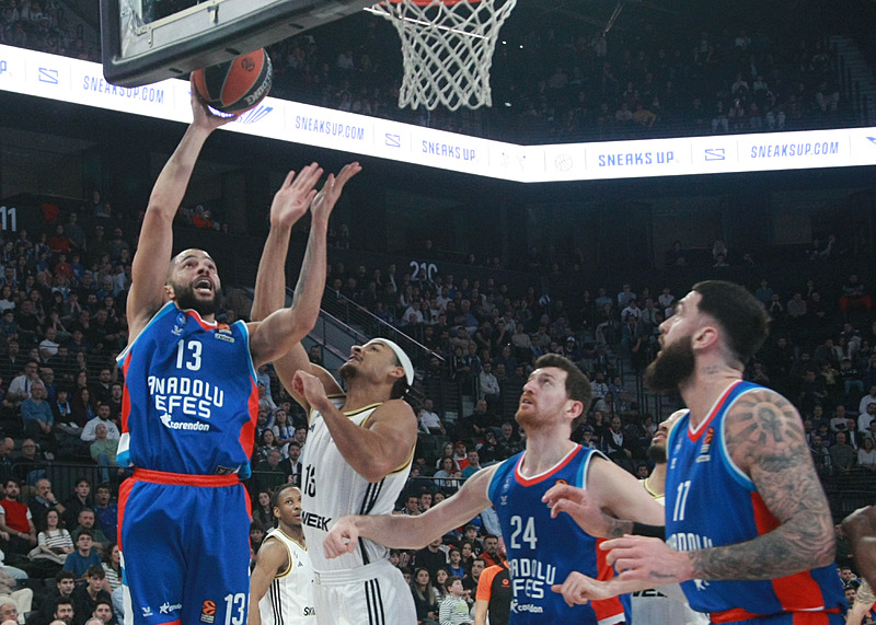 Anadolu Efes Euroleague maçında ASVEL'i ağırladı (DHA)