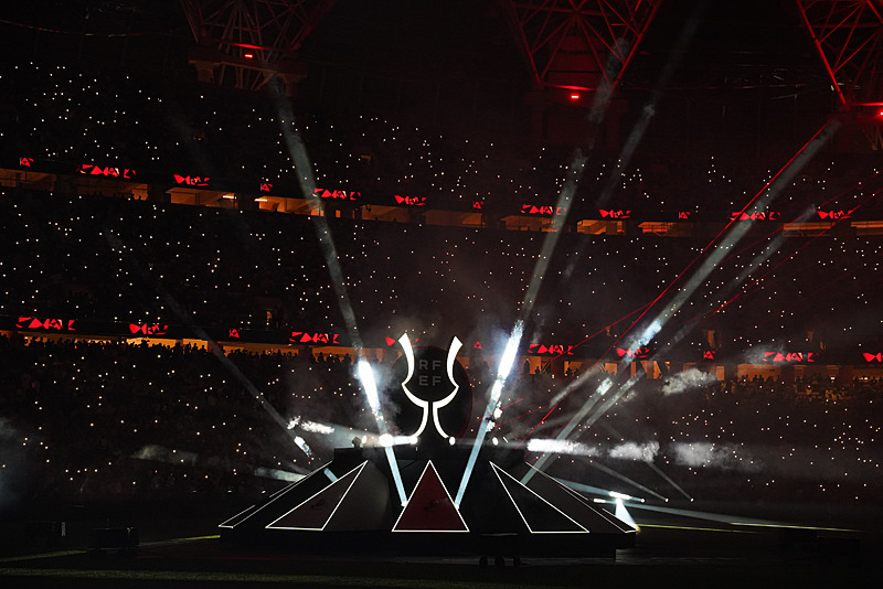 Süper Kupa finali öncesinde ışık gösterisi yapıldı (AA)