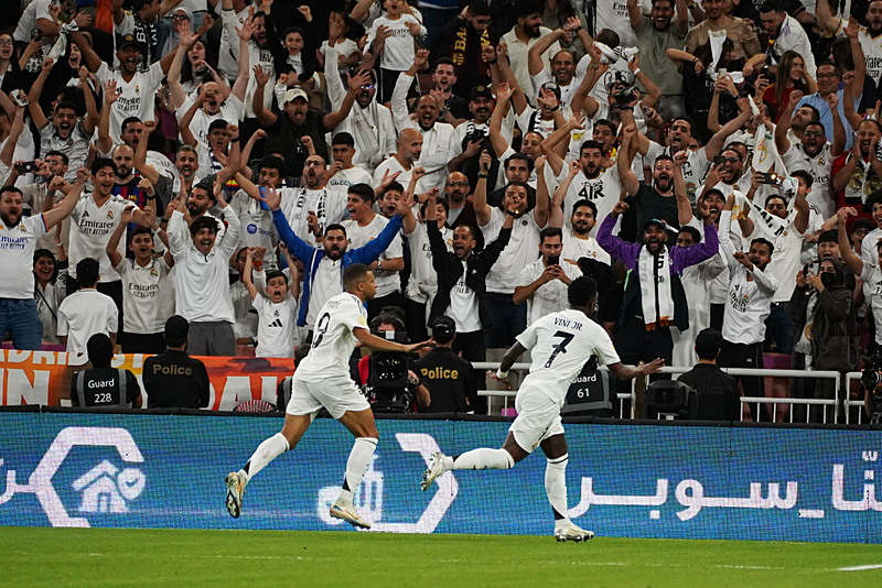 Kylian Mbappe El Classico'da perdeyi açtı (AA)