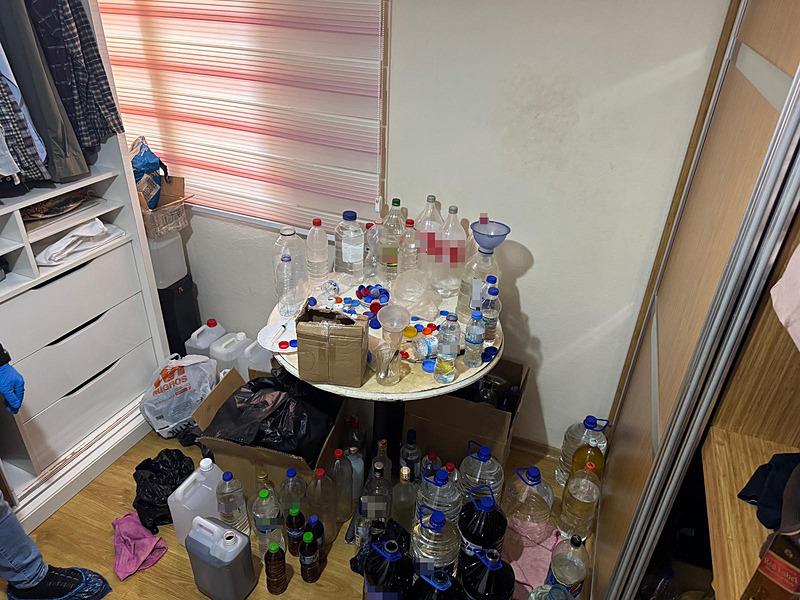 Sahte içki üreten şahıslara yönelik operasyonlar sürüyor (Takvim.com.tr Arşiv)