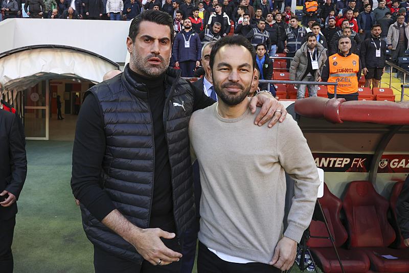 Volkan Demirel ve Selçuk İnan. (AA)