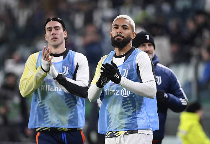 Douglas Luiz (REUTERS)