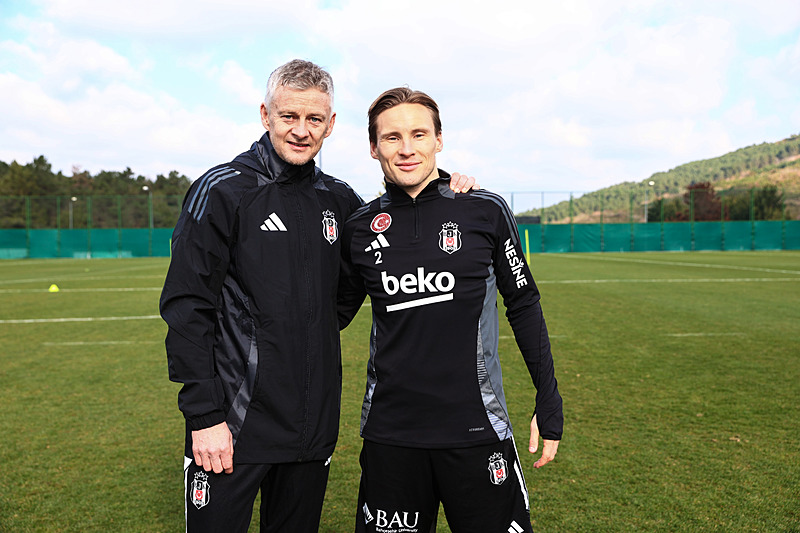 Ole Gunnar Solskjaer ve Jonas Svensson (DHA)