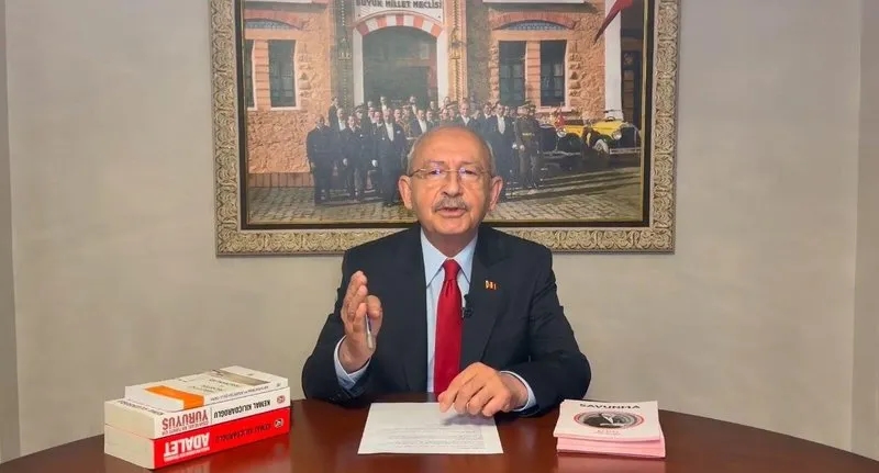Özgür Özel'i kurbağaya benzeten Kılıçdaroğlu geri dönüş için fırsat kolluyor (Takvim.com.tr)