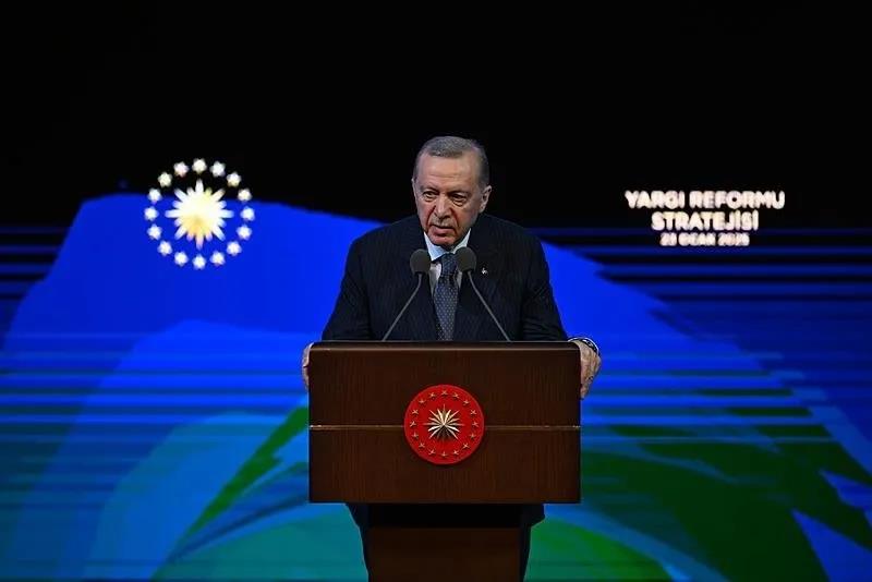 Başkan Recep Tayyip Erdoğan, Beştepe Millet Kongre ve Kültür Merkezi'nde düzenlenen Yargı Reformu Stratejisi Tanıtım Toplantısı'na katılarak konuşma yaptı. (AA)