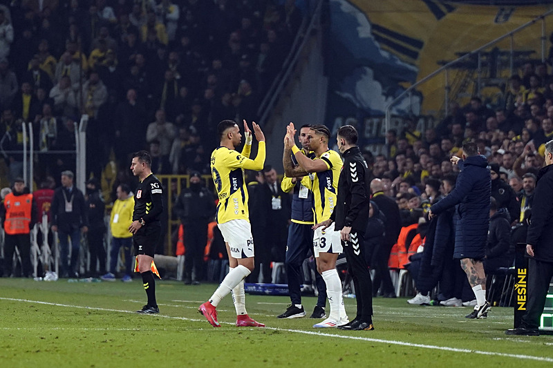 Diego Carlos ve Youssef En-Nesyri (AA)