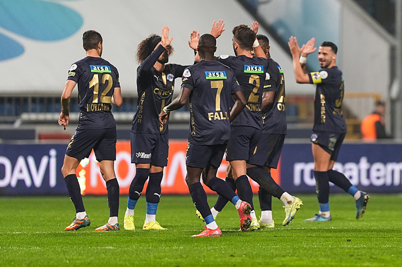 Kasımpaşa'nın gol sevinci (AA)