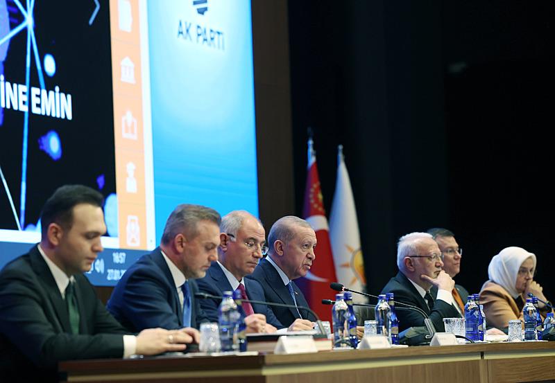 AK Parti Merkez Karar ve Yönetim Kurulu (MKYK), Cumhurbaşkanı ve AK Parti Genel Başkanı Recep Tayyip Erdoğan başkanlığında toplandı (27 Ocak, Fotoğraf: AA)