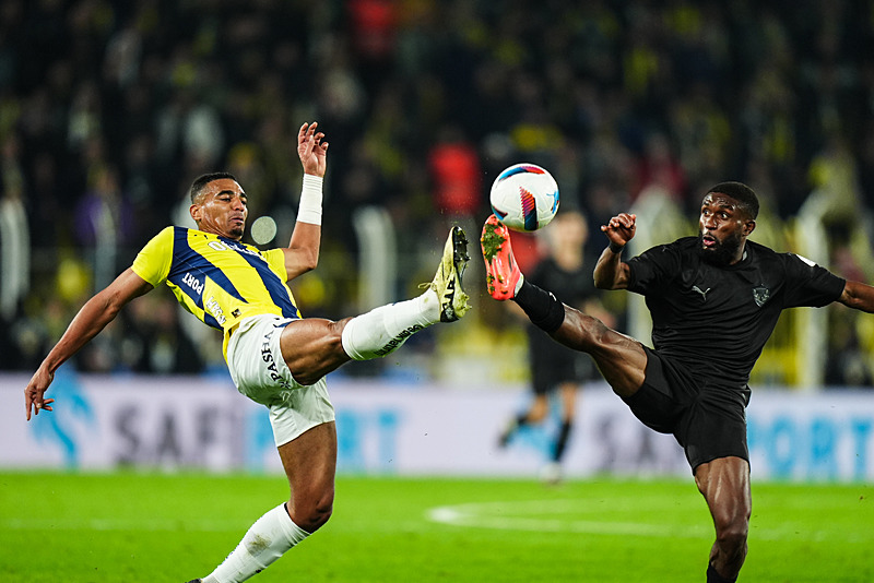 Alexander Djiku (AA)