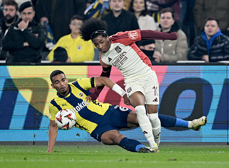 Alexander Djiku (AA)