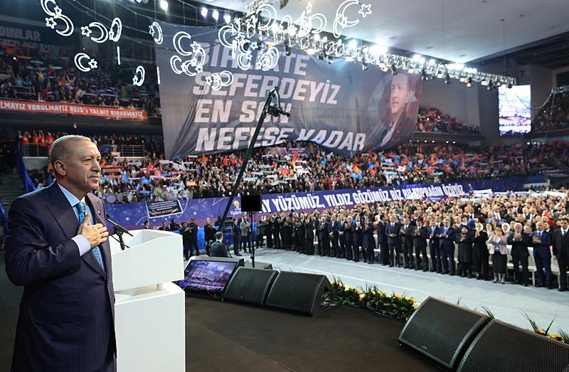 Başkan Erdoğan, Ankara Spor Salonu'nda AK Parti Genel Merkez Kadın Kolları 7. Olağan Kongresi'ne katıldı (AA)
