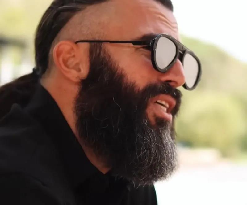 Turabi'nin klibinden bir kesit (Takvim.com.tr / Ekran görüntüsü)