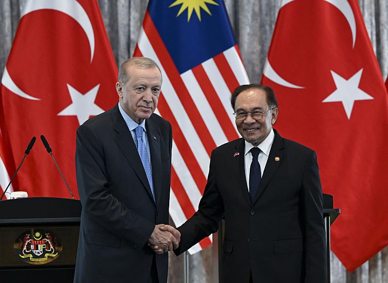 İki ülke arasında çok sayıda anlaşma imzalandı. (AA)