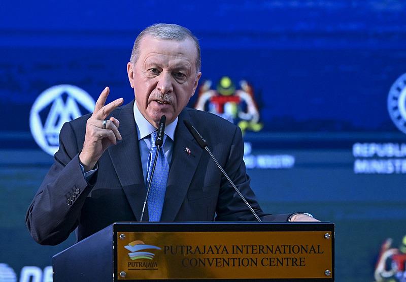 Başkan Malezya'da düzenlenen, Malezya-Türkiye İş Forumu kapanış programına katılarak konuşma yaptı (Fotoğraf: AA)