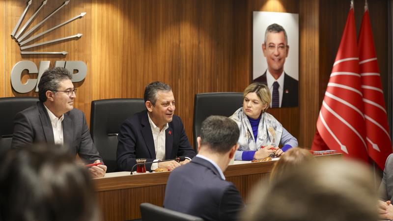 CHP PM üyesi: ʺGenel başkan adaylıktan feragat edemezʺ (Takvim.com.tr)