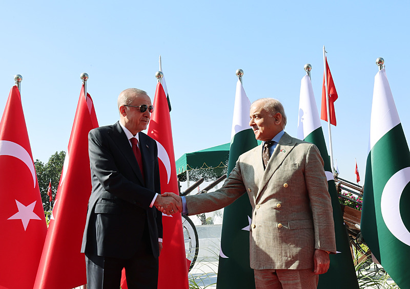 Başkan Erdoğan ve Şahbaz Şerif (Fotoğraf: AA)