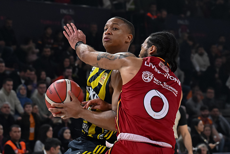 Devon Howard Hall ve Otis Livingston (AA)