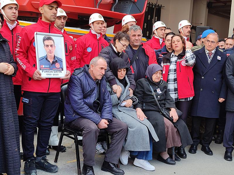 Şehit itfaiye eri Furkan Sayın Kastamonu'da toprağa verildi