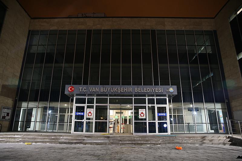 İçişleri Bakanlığı, Van Büyükşehir Belediye Başkanı Abdullah Zeydan'ın görevden uzaklaştırıldığını duyurdu. (İHA)