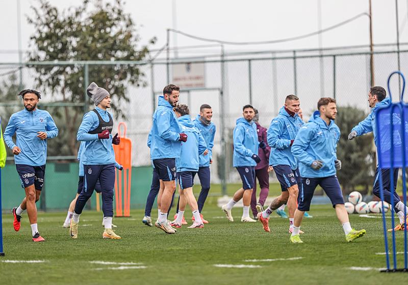 Trabzonspor'da Beşiktaş maçı hazırlıkları sürüyor. (DHA)