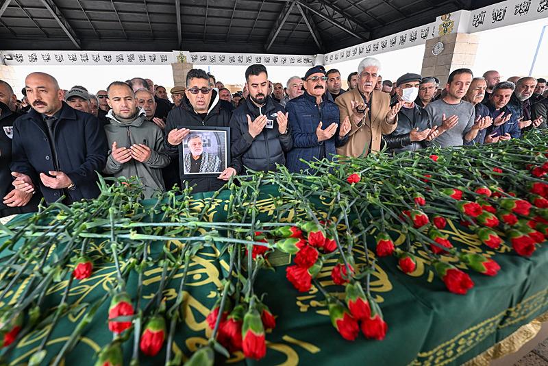 Yaşamını yitiren ʺKahtalı Mıçeʺ için Antalya'da tören düzenlendi. (AA)