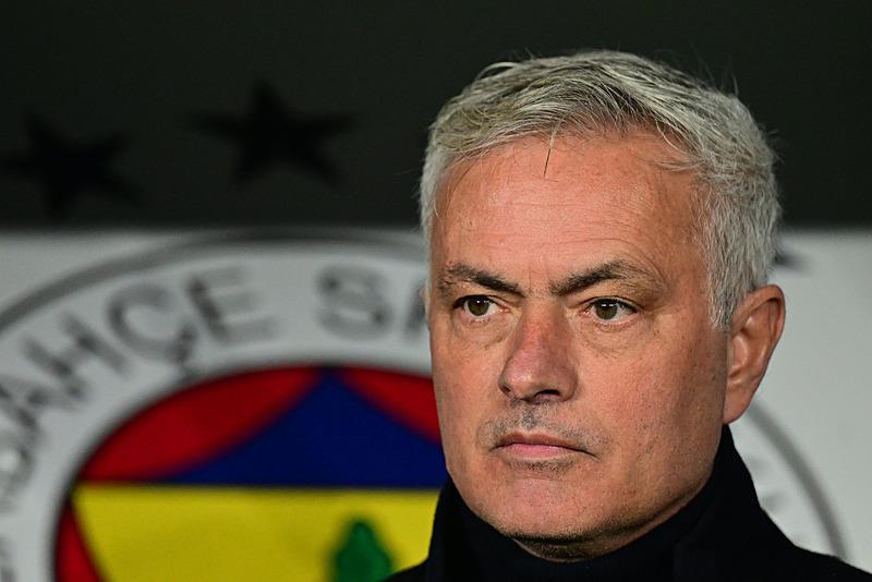 Jose Mourinho'lu Fenerbahçe üst üste yedi maç kazandı. (AA)