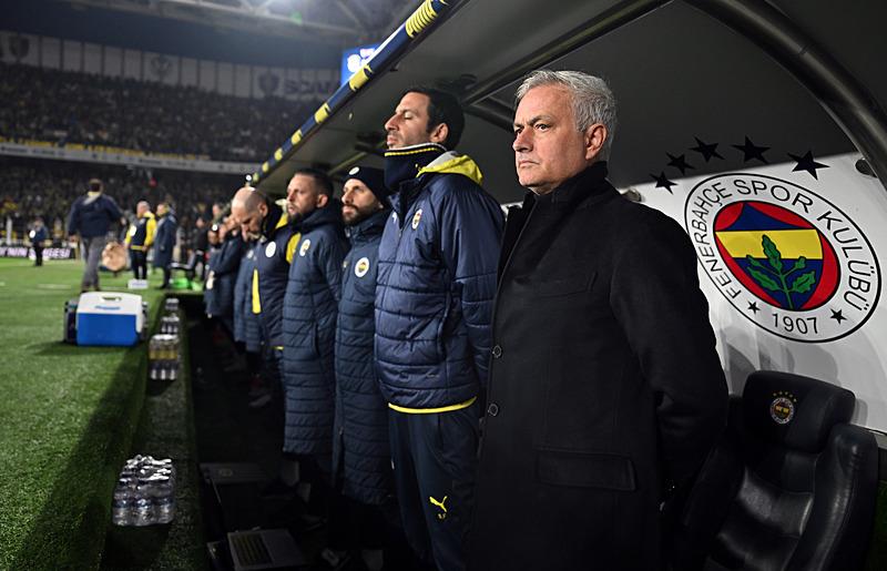 Fenerbahçe Portekizli teknik adam Jose Mourinho ile birlikte son dönemde büyük bir ivme yakaladı. (AA)
