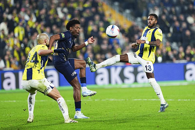 Fenerbahçe'nin Galatasaray derbisi öncesinde istatistiklerde üstünlük kurması büyük bir avantaj. (AA)