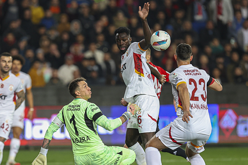 Fernando Muslera (AA)