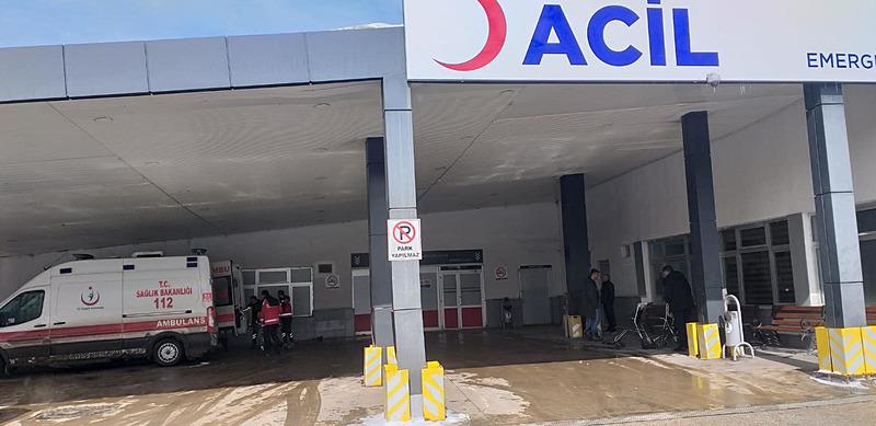 Erzurum'da yolcu otobüsü devrildi. (DHA)