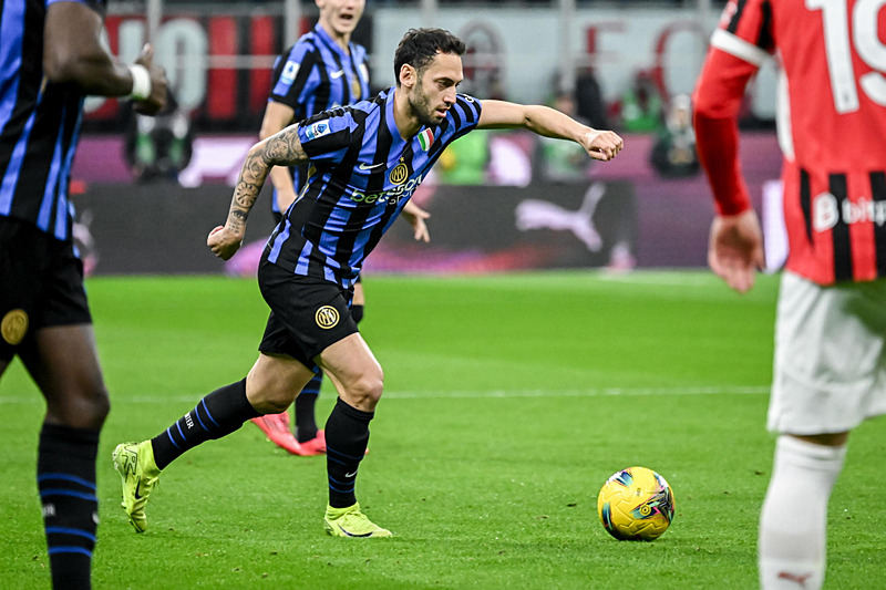 Hakan Çalhanoğlu (EPA)