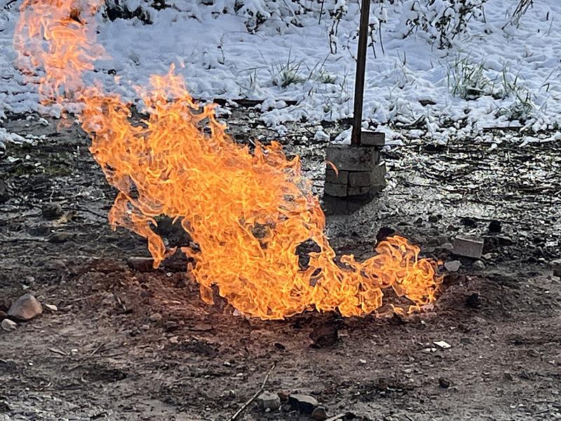 AFAD ve TÜBİTAK ekipleri de sızan gazdan numune aldı. (DHA)