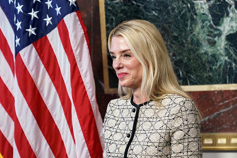 ABD Adalet Bakanı Pam Bondi, EPA