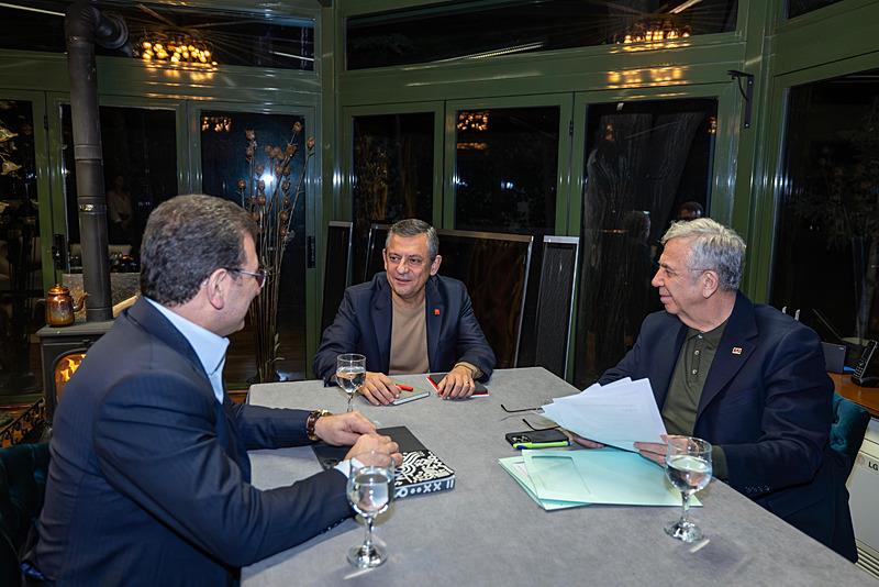 CHP Genel Başkanı Özgür Özel, Ankara Büyükşehir Belediye (ABB) Başkanı Mansur Yavaş ve İstanbul Büyükşehir Belediye (İBB) Başkanı Ekrem İmamoğlu, Ankara'da görüştü (9 Şubat, AA)