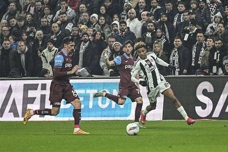 Stefan Savic ve Pedro Malheiro (AA)