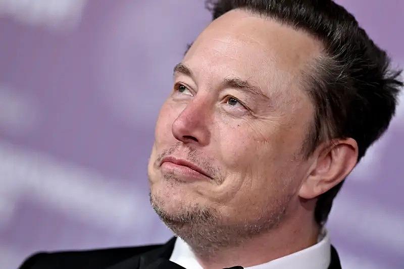 Elon Musk, DHA