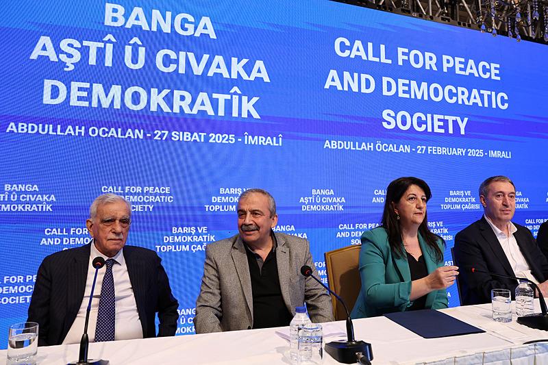 DEM heyeti PKK elebaşı Öcalan'ın mektubunu okudu 