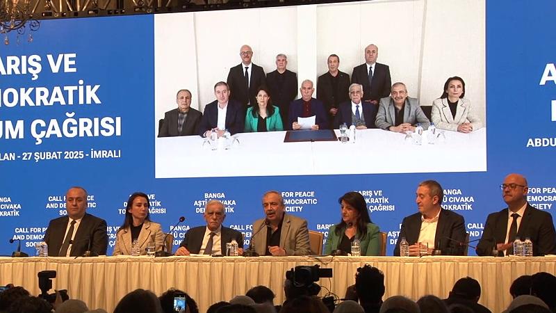 DEM heyeti PKK elebaşı Öcalan'ın mektubunu okudu (Fotoğraf: İHA)