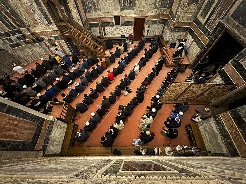 stanbul'da rahmet ve bereket ayı olan ramazan ayının başlamasıyla birlikte ilk teravih namazı, Kültür ve Turizm Bakanlığı Vakıflar Genel Müdürlüğü mülkiyetinde olan Kariye Camisi'nde kılındı. (AA)