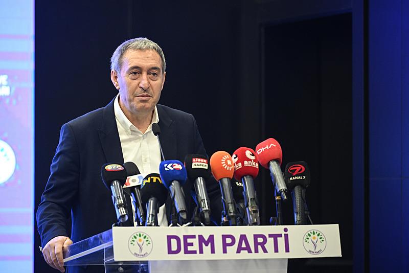 DEM Parti Eş Genel Başkanı Tuncer Bakırhan (AA)