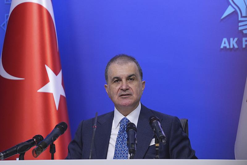 AK Parti Genel Başkan Yardımcısı ve Parti Sözcüsü Ömer Çelik, Başkan Recep Tayyip Erdoğan başkanlığında yapılan Merkez Yürütme Kurulu (MYK) toplantısına ilişkin parti genel merkezinde açıklamalarda bulundu. (AA)
