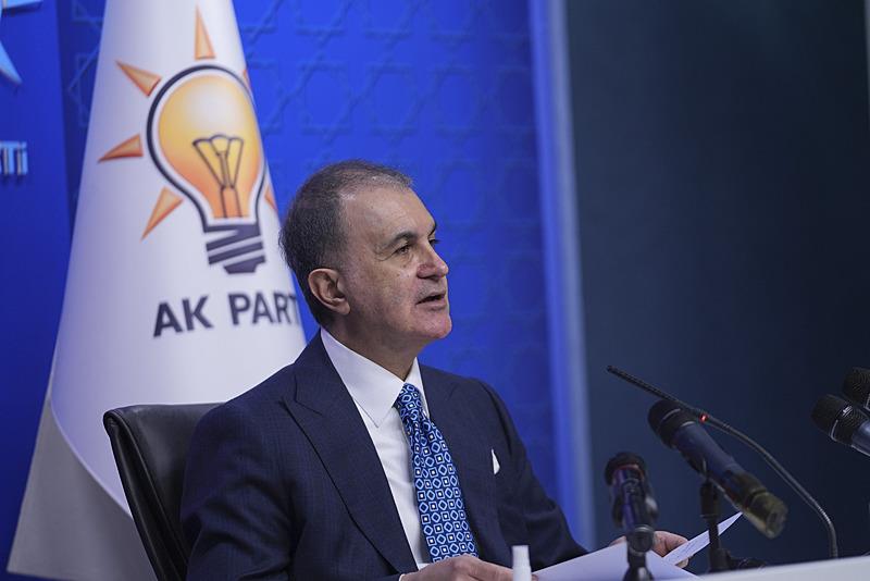 AK Parti Genel Başkan Yardımcısı ve Parti Sözcüsü Ömer Çelik, Başkan Recep Tayyip Erdoğan başkanlığında yapılan Merkez Yürütme Kurulu (MYK) toplantısına ilişkin parti genel merkezinde açıklamalarda bulundu. (AA)
