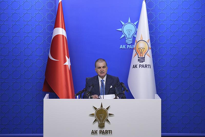 AK Parti Genel Başkan Yardımcısı ve Parti Sözcüsü Ömer Çelik, Başkan Recep Tayyip Erdoğan başkanlığında yapılan Merkez Yürütme Kurulu (MYK) toplantısına ilişkin parti genel merkezinde açıklamalarda bulundu. (AA)