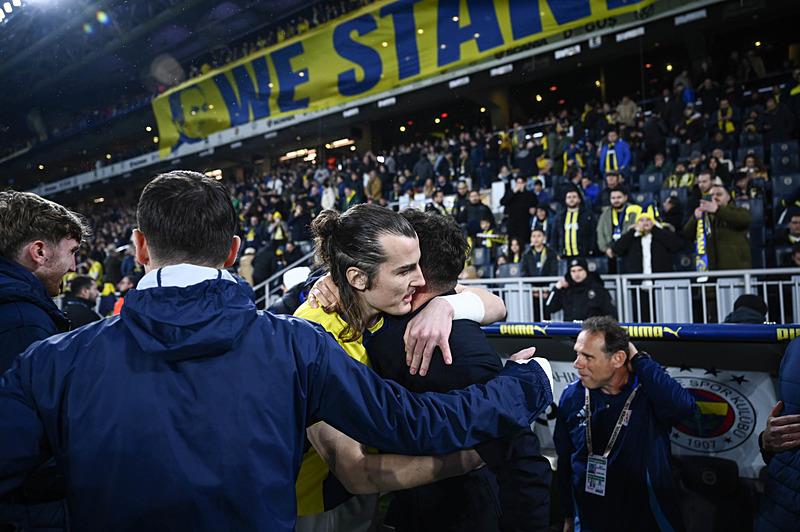 Mourinho'nun 5 Ocak'ta oynanan Hatayspor maçıyla beraber geçtiği 3'lü sistem takımda birçok şeyi olumlu anlamda değiştirdi. (AA)