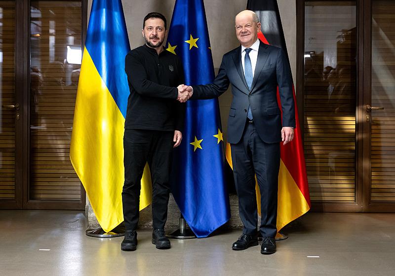 Ukrayna Devlet Başkanı Volodimir Zelenskiy ve Almanya Şansölyesi Olaf Scholz, EPA